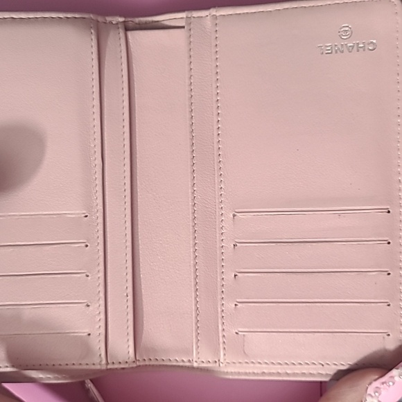 Chanel pink bifold wallet - Picture 2 of 8